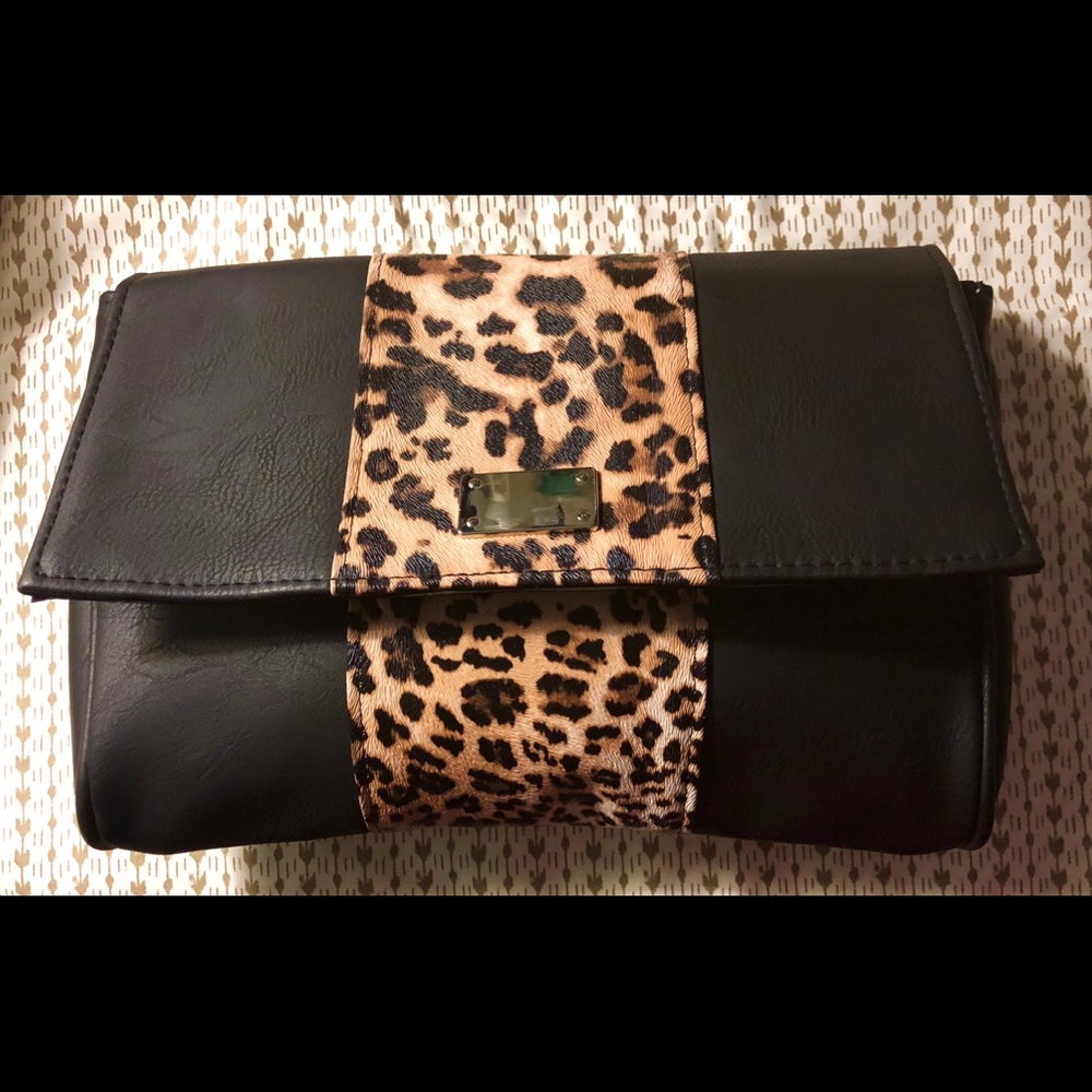 Leopard Clutch